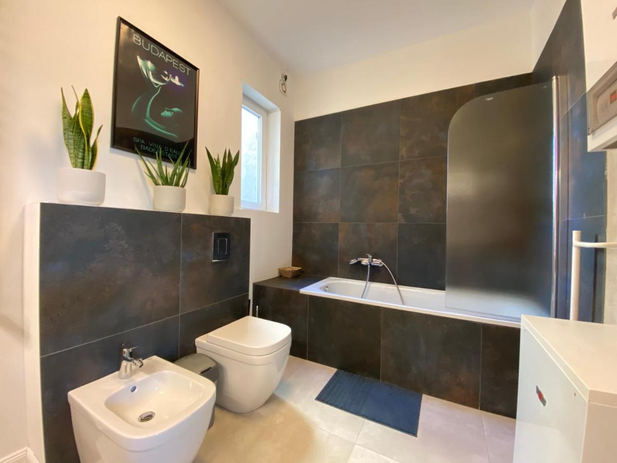 בודפשט 2 Bedroom 107 M2 Loft With Balcony מראה חיצוני תמונה